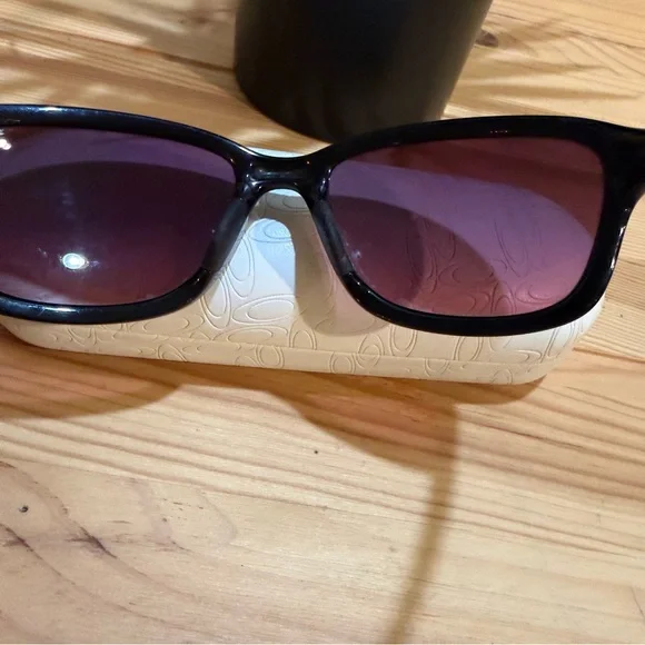 Oakley Unstoppable Polarized Sunglasses - Picture 4 of 12